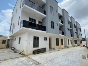 Duplex building in Surulere 